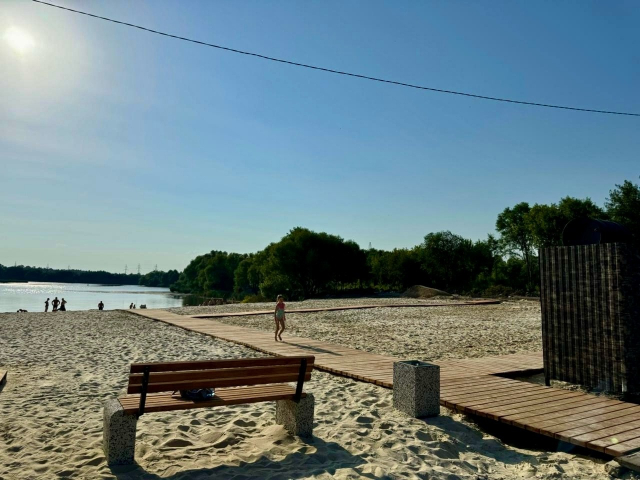 Комфорт и чистота: пляж в ТОС «Мостовая Слобода» преображается! 