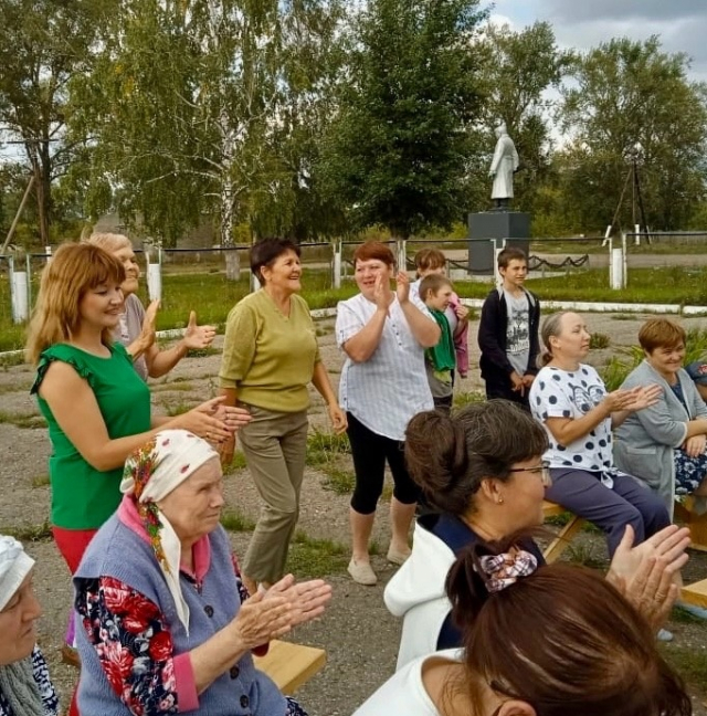 Праздничный концерт &quot;До свидания, лето!&quot; в Крутояре!