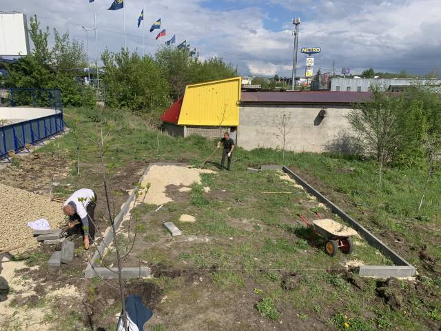 В ТОС «Мостовая Слобода» начато строительство очередной городской площадки для занятий дворовым спортом